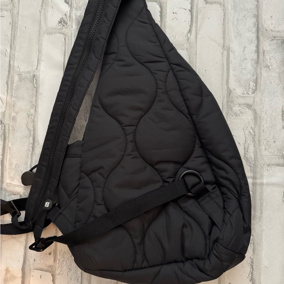 Vera Bradley featherweight sling - Picture 2 of 2